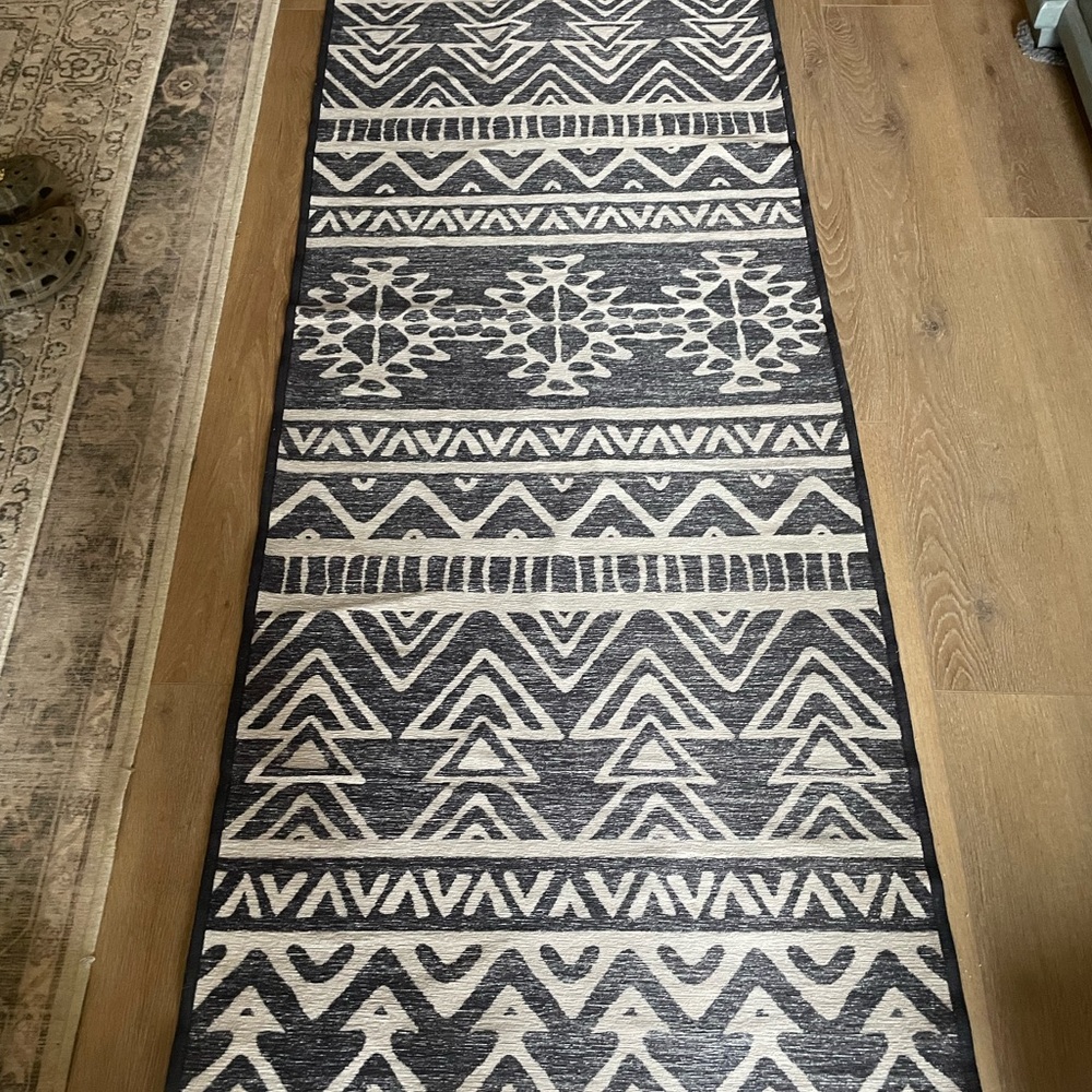 Ruggable Linear Diamond Runner